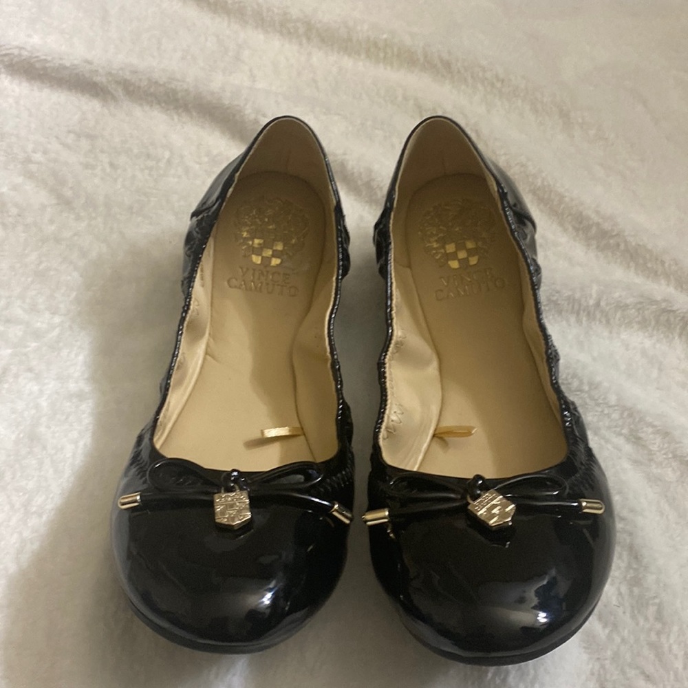 Vince Camuto flats